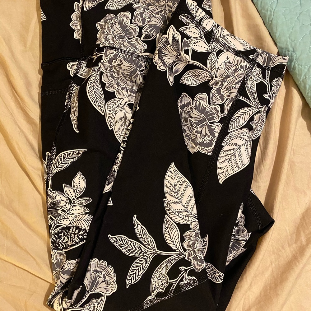 Xl elevate old navy active capris